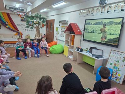 Проект: "Утвърждаване на интеркултурното образование, чрез култура, наука и спорт" - ДГ Сребърно звънче - Страцин
